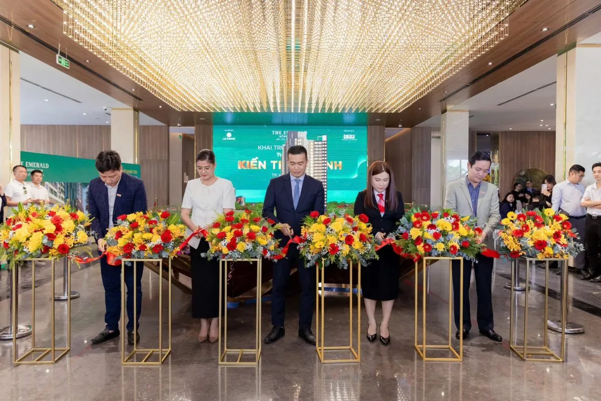 Lễ Khai trương Sa bàn dự án The Emerald Garden View tại Sales Gallery Lê Phong Group (phường Lái Thiêu, TP.HCM) le-khai-truong-du-an-The-Emerald-Garden-View-tai-lai-thieu-thuan-an