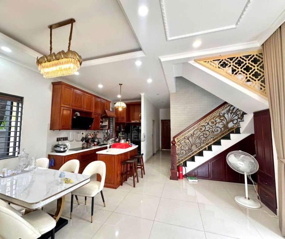 VIP! Đất Đẹp Mặt Tiền Thủ Đức - 5,5m x 25m - Full thổ - Chỉ 9.x Tỷ